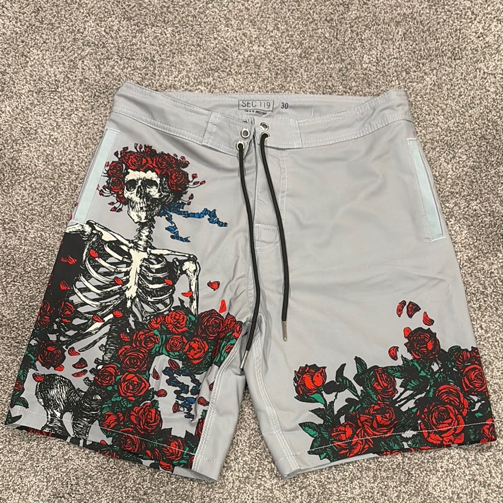 Section 119 Grateful Dead Bertha Skeleton Roses Board Swim Bathing Suit Shorts